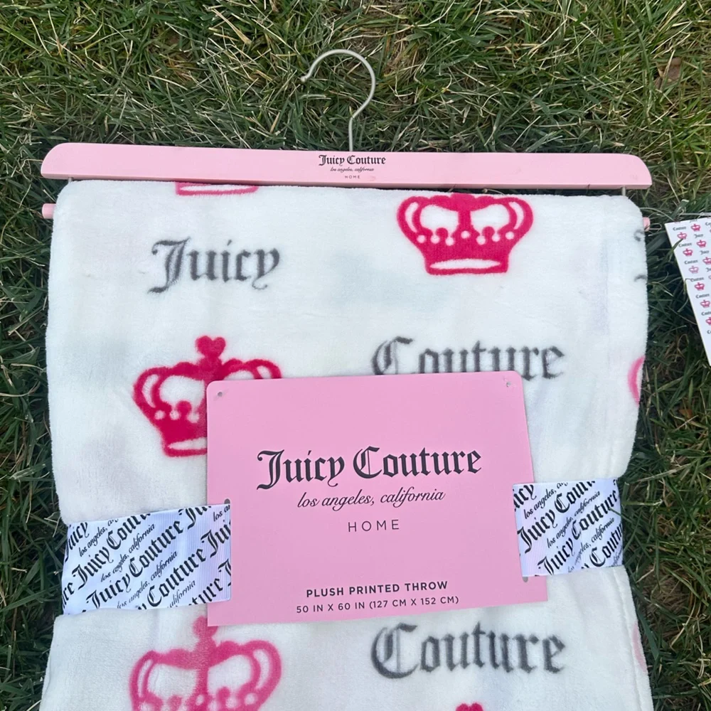 Juicy couture Large Plush Crown Velour Throw Blanket Tacky Trashy Minimalist NEW